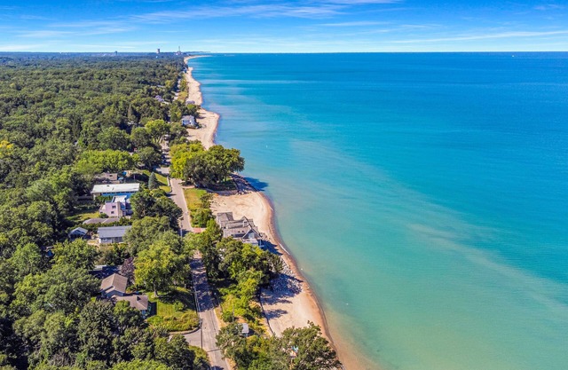 Lakefront getaway with lake views, private pool, game room & custom golf cart