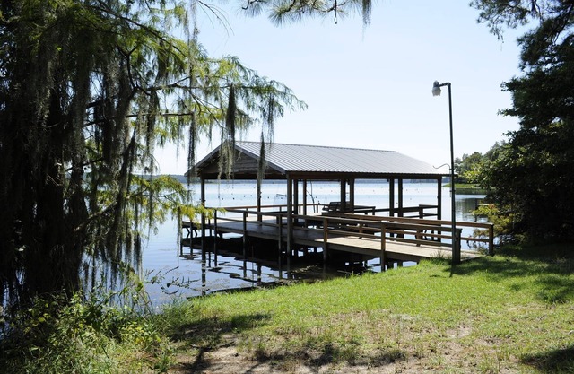 Lakefront HOME on the "BIG" water of Lake Seminole. We Strive to be the Best!