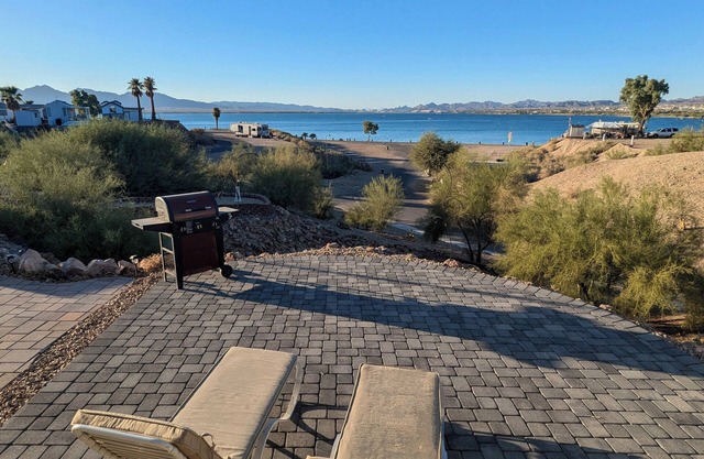 Lakefront Home @ Crazy Horse Campground! Pet friendly