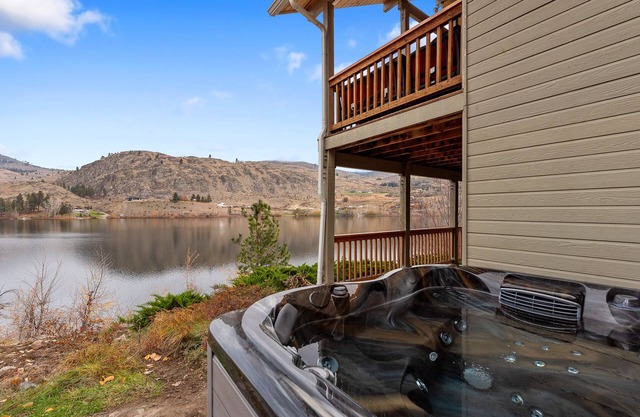 Lakefront Home with Private dock, hot tub, SUP and Canoe
