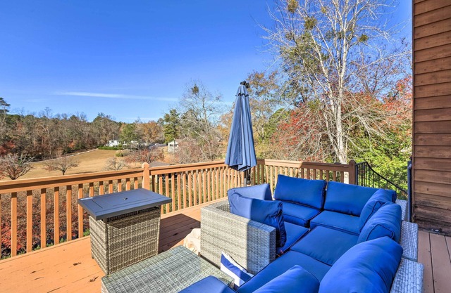 Lakefront Macon Getaway w/Stunning Boathouse