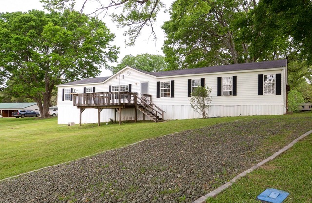 Lakefront Many Vacation Home w/Deck & Views