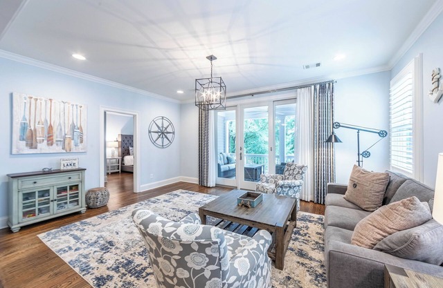 Lakefront | Marina Access | Near Golf & Dining