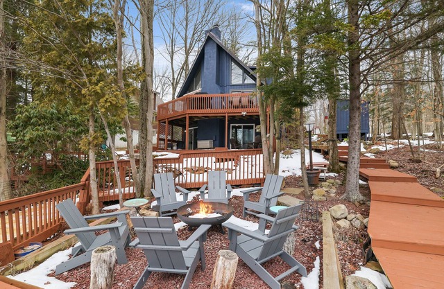 Lakefront Modern A frame cabin with private dock