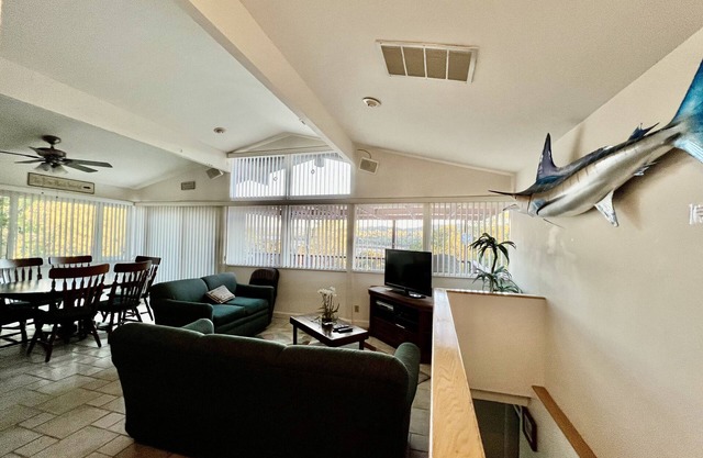 Lakefront Nacimiento home close to West Ramp, Internet, Dish, Pet Friendly too