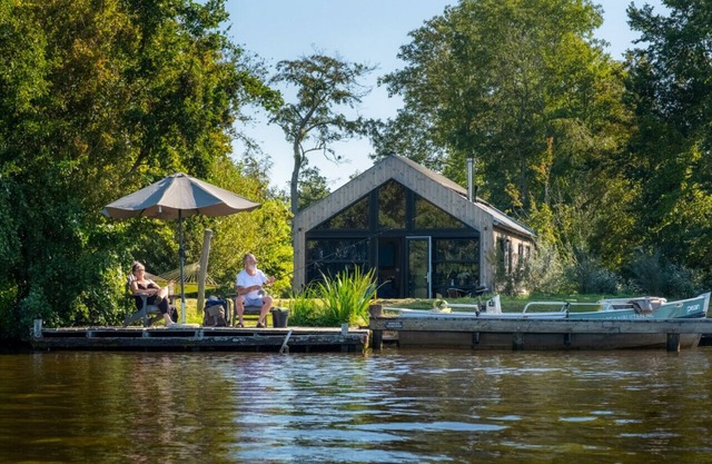 Lakefront Nature House with own Dock: Blaukopke