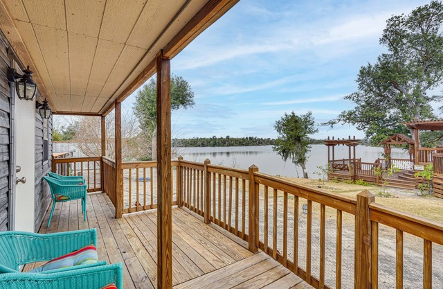 Lakefront Panama City Studio w/Hot Tub Access