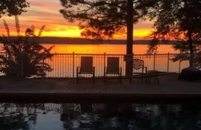 Lakefront Retreat!