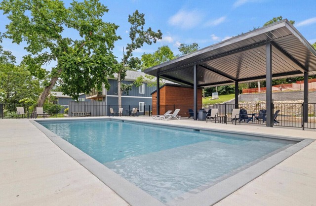 Lakefront Retreat, Dock, Big Patio & Kid Fun Zone