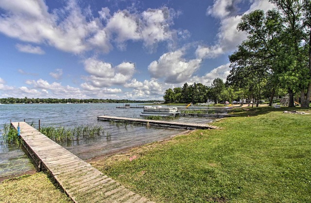 Lakefront Retreat w/Boat Rentals, Beach & Bar
