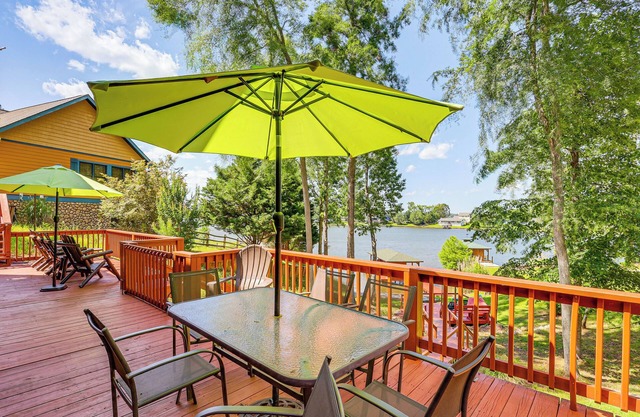 Lakefront Sparta Cottage w/Decks & Boat Dock