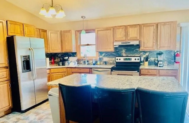 LAKEFRONT w/HOT TUB/GAME ROOM/FIREPIT/5 MIN TO SKI/sleeps 12/Pet Friendly