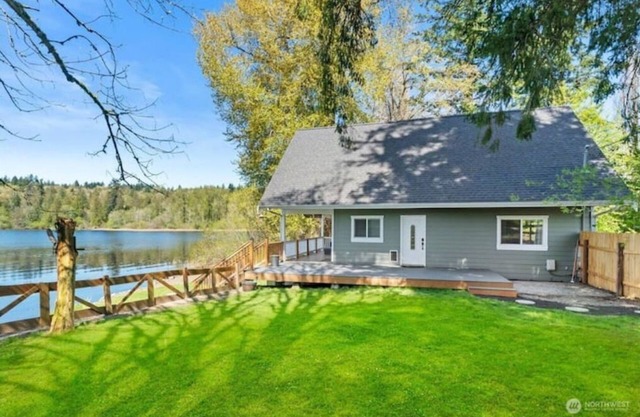 Lakehouse With Hot Tub, Covered Patio, Outdoor Fire-pit and BBQn