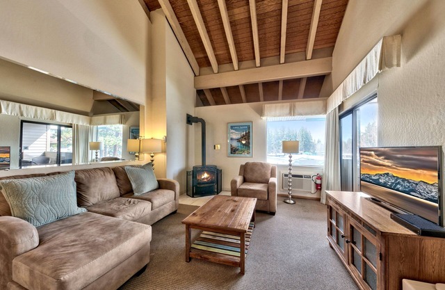 Lakeland Village #304 - 1BR+Loft! Sauna, Beach, Pool