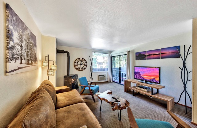 Lakeland Village #119 - 1BR Live, Lake, Love