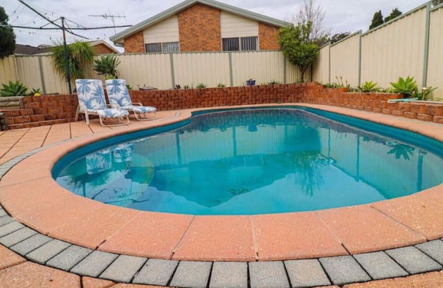 Lakelandia - Family house with pool!