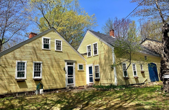 Lakes Region! Historic 200+ Year Old Beautiful Cape 1 mi from Squam Town Beach
