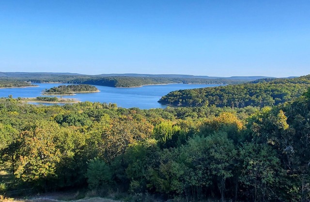 Lakescape Lookout