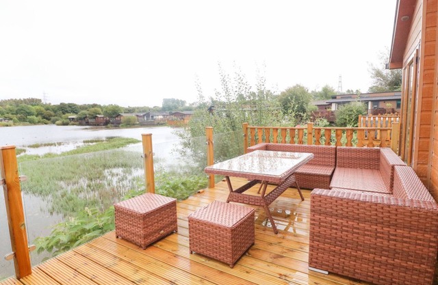 LAKESIDE 12, pet friendly, character holiday cottage in Carnforth