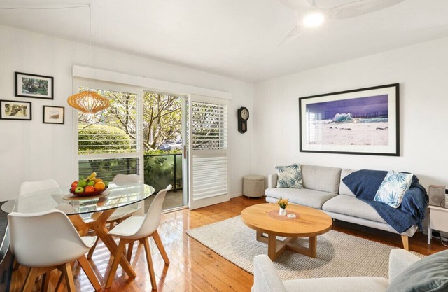 Lakeside Apartment - Convenience