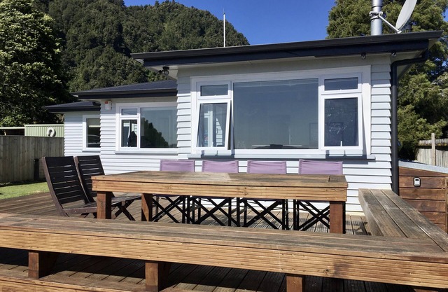 Lakeside Escape Vacation Home