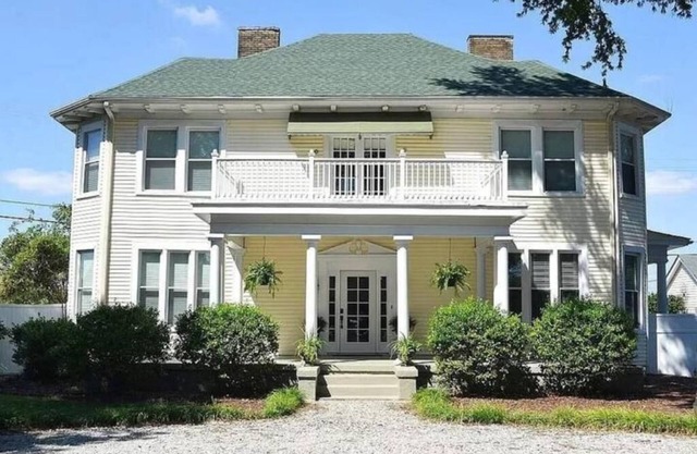 Lakeside Highlands Estate