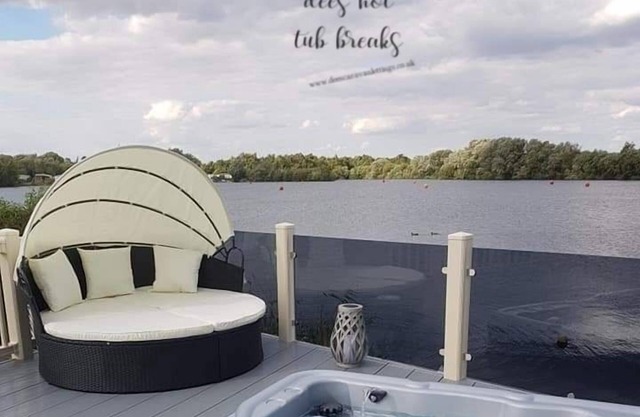 Lakeside Hot tub holiday Tattershall Lakes
