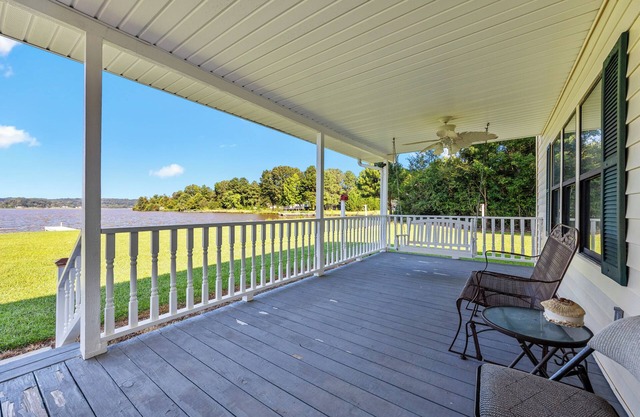 Lakeside House w/Basketball + View + Porch + Grill