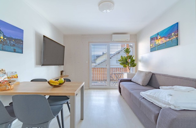 Lakeside Living: Modern Apartment Just 400m from Lake Bled