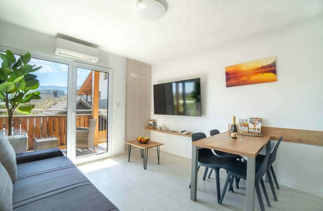 Lakeside Living: Modern Apartment Just 400m from Lake Bled