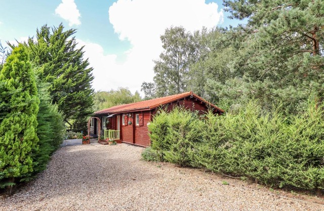 Lakeside Lodge Retreat