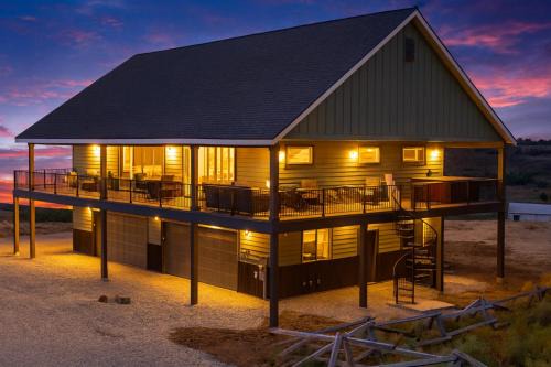 Lakeside Lodge
