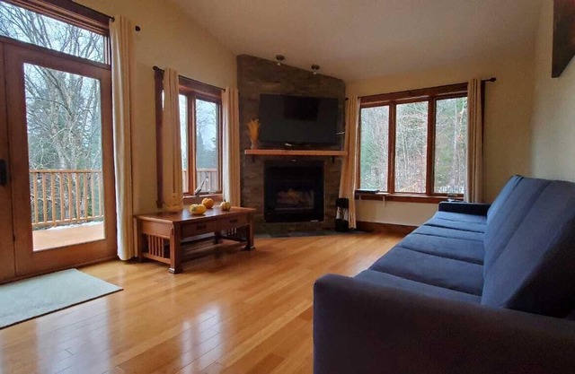 Lakeside privacy in the middle of nature in the heart of Laurentides