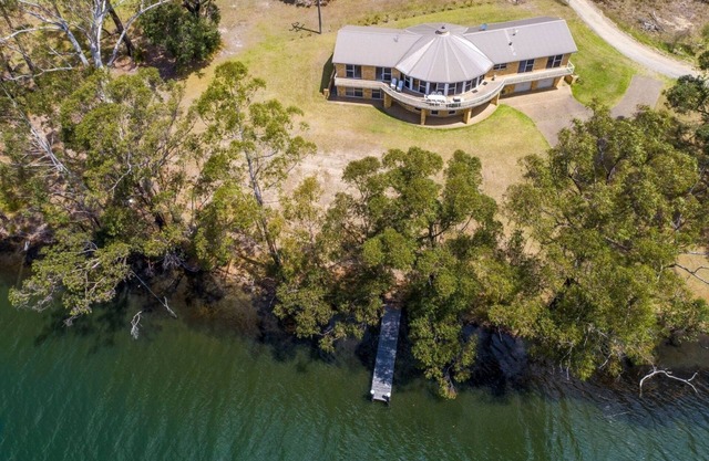Lakeside Retreat - Private Oasis