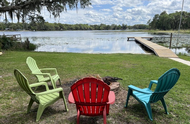 Lakeside Retreat with Dock/Porch/Firepit/Beach