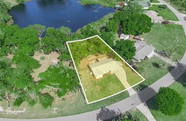 Lakeside Serenity – Updated Home w/Stunning Views