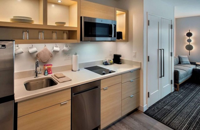 Lakeside Suites