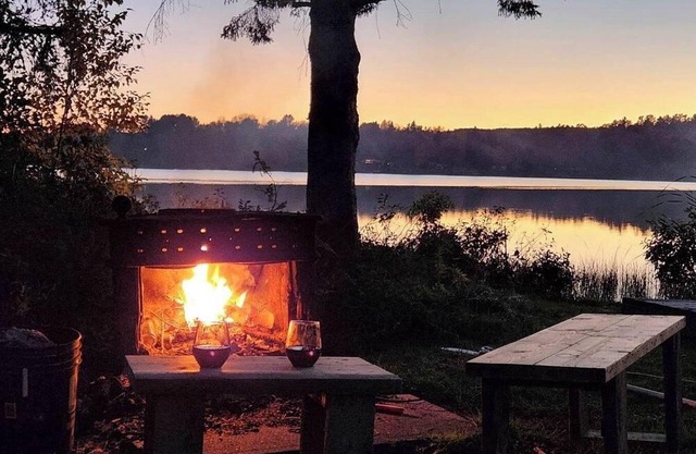 Lakeside Therapy waterfront cottage on Lac Cayamant