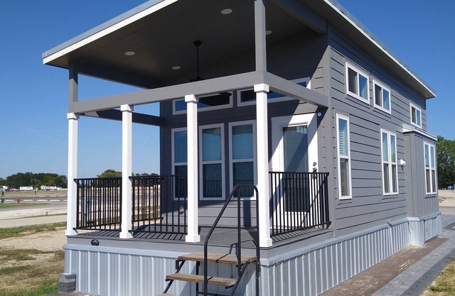 Lakeside Tiny Home 58