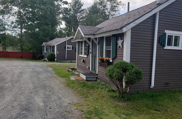 Lakeview cottage on Mirror Lake Cottage #4