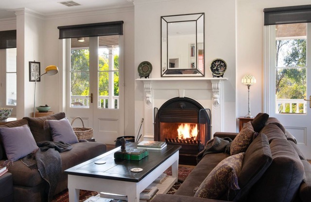 Lakeview Daylesford- spacious home by the lake