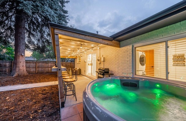 Lakeview Hideaway w/Hot Tub and Fire Pit