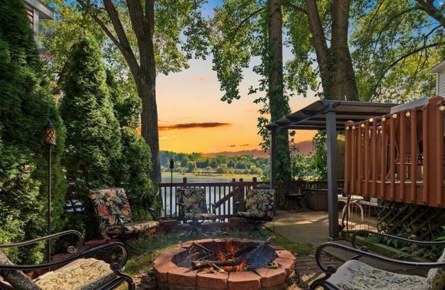 Lakeview Lakehouse -Waterfront with GREAT view