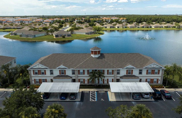Lakeview Lanai in Fort Myers! Gated community with resort like amenities!