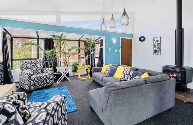 Lakeview Retreat Holiday House