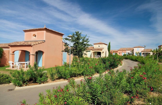 Lakeview Villa with Garden