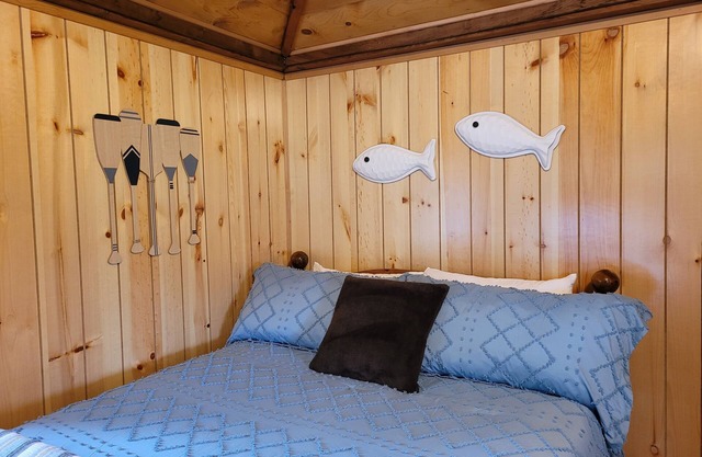 Lakewood cabin at Lake Mayfield w/Private Dock, Heat/AC, WiFi, Firepit, Parking