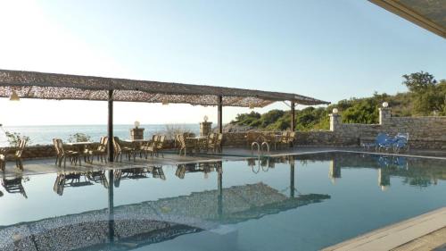 Lalloudes Seaside Accommodation