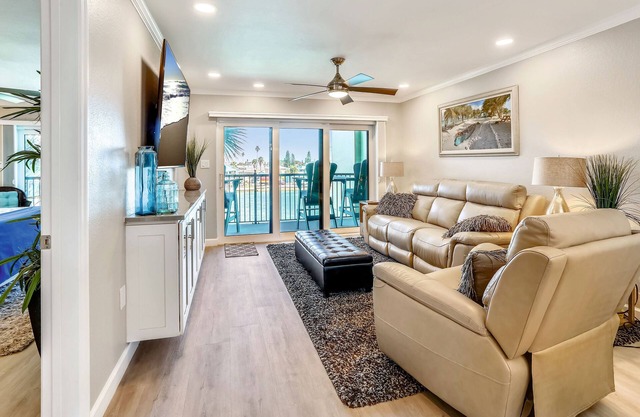 Land's End 303 bldg 3 Gorgeous remodeled luxury condo with amazing views!
