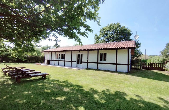 LANDAISE HOUSE WITH PRIVATE POOL AND SPA ON 8-HECTARE ESTATE
